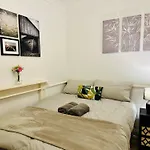 3 Bed House In Reading