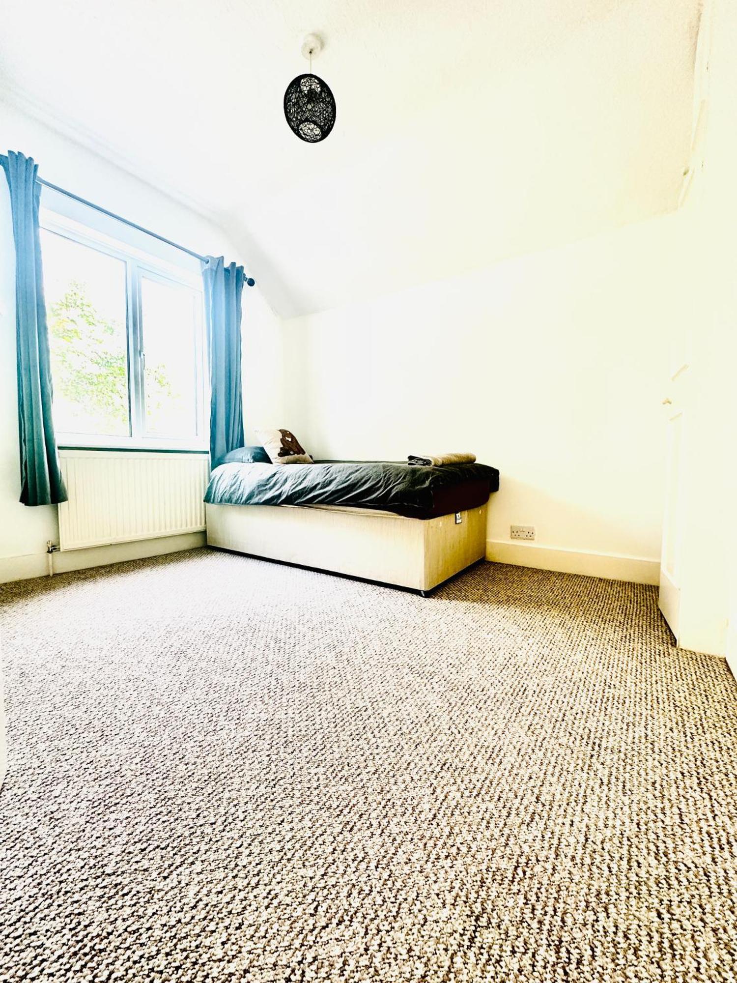 Holiday home 3 Bed House In Reading