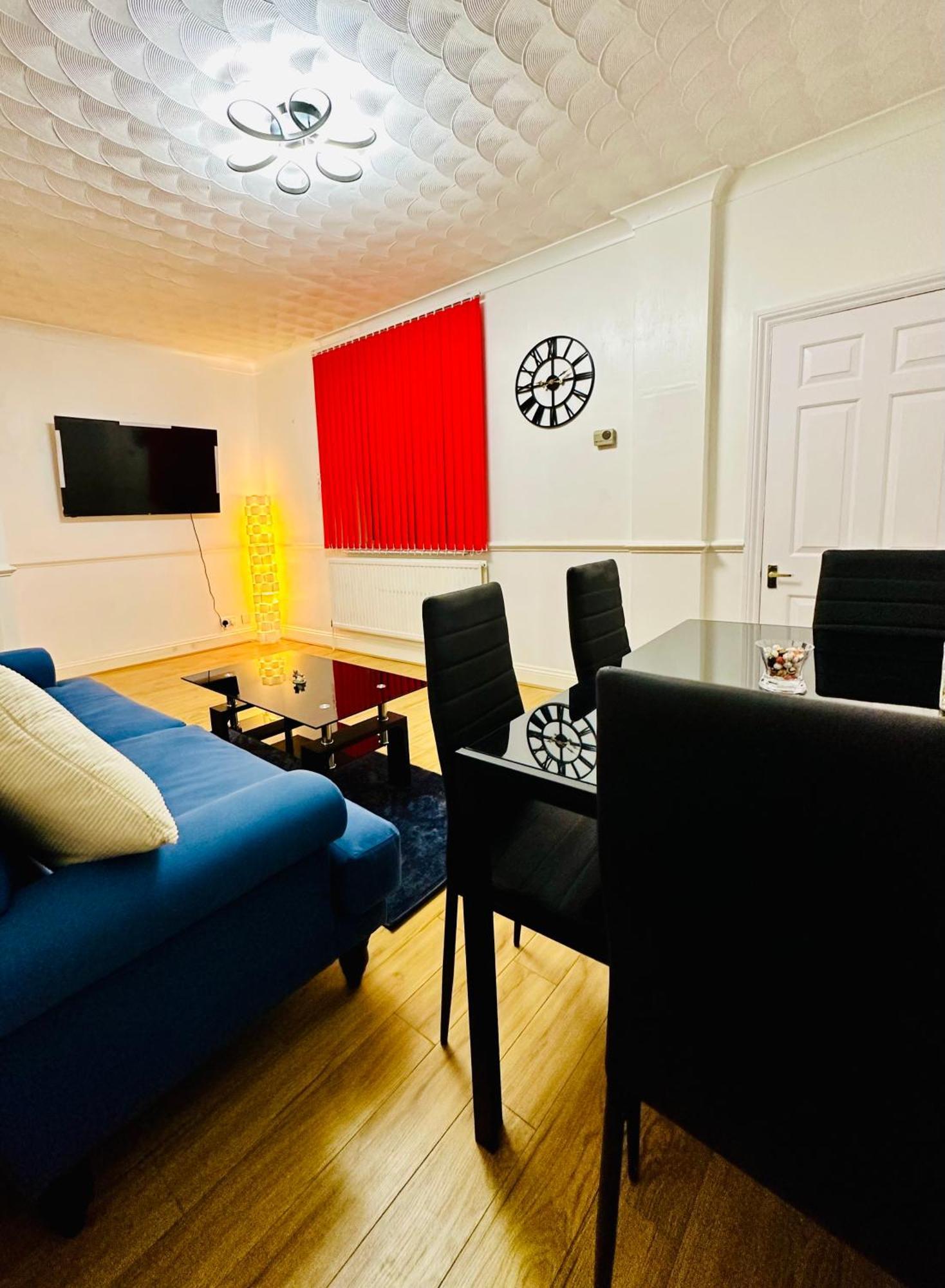 3 Bed House In Holiday home Reading